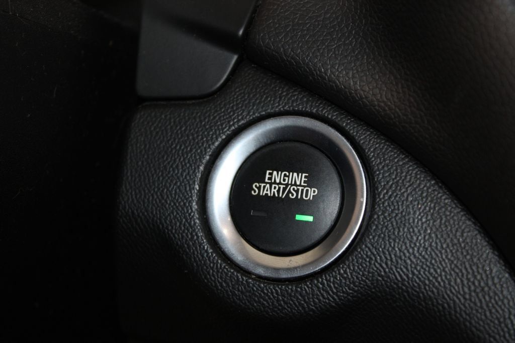 Used 2019 Chevrolet Equinox LT w/ LPO, Cargo Package FWD image 29