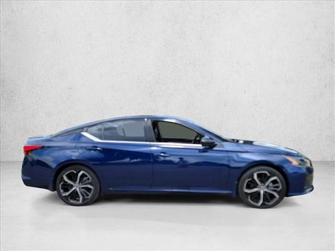Used 2024 Nissan Altima 2.5 SR FWD image 4