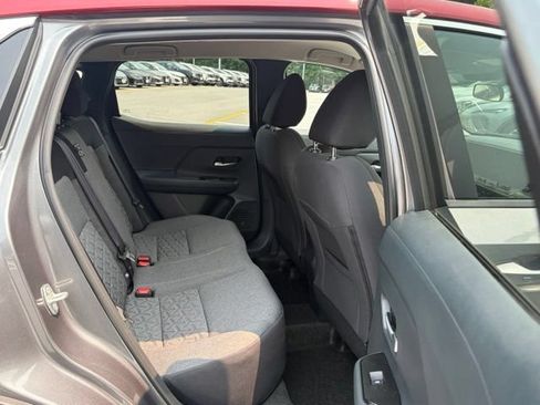 Certified 2025 Nissan Kicks SV AWD/4WD image 28