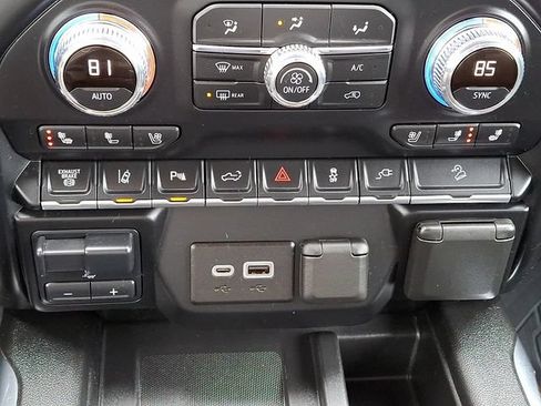 Used 2020 GMC Sierra 2500 Denali w/ Denali Ultimate Package AWD/4WD image 26