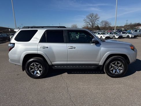 Used 2019 Toyota 4Runner TRD Off-Road Premium image 6