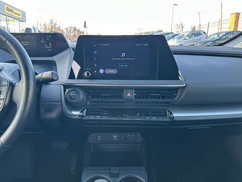 Used 2025 Toyota Prius LE image 20