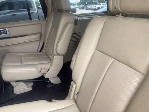 Used 2017 Ford Expedition Limited w/ Equipment Group 301A RWD image 11