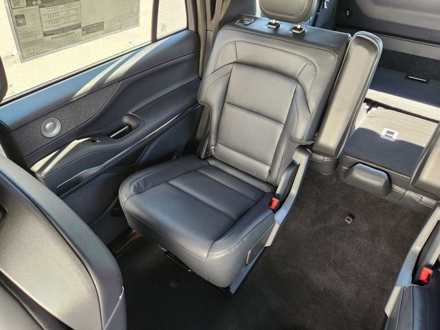 New 2027 Lincoln Navigator Reserve w/ Jet Appearance Package AWD/4WD image 13