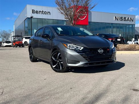 Certified 2025 Nissan Versa SR image 3