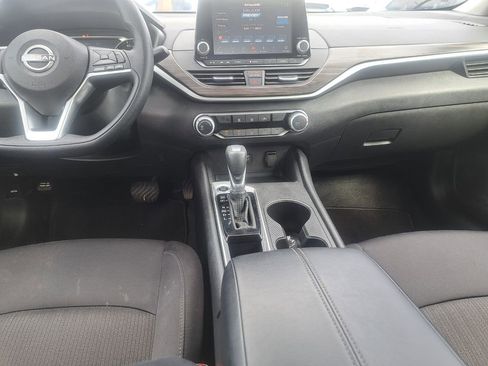 Used 2025 Nissan Altima 2.5 SV image 21