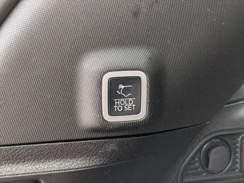 Certified 2023 Jeep Grand Cherokee Altitude AWD/4WD image 7