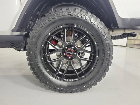 Used 2025 Jeep Gladiator Rubicon image 7