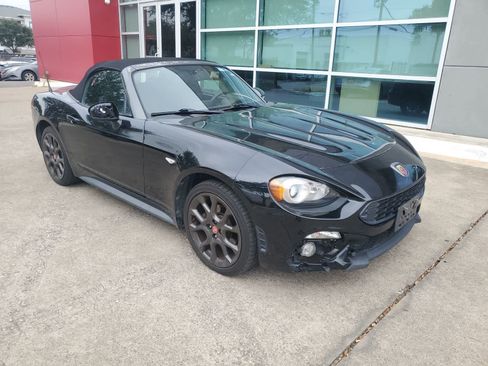 Used 2017 FIAT 124 Spider Abarth RWD image 9