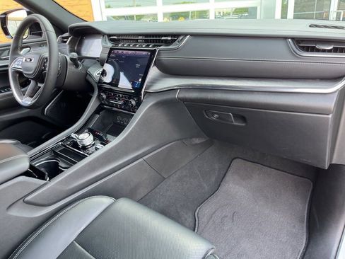 Used 2025 Jeep Grand Cherokee L Overland w/ Luxury Tech Group IV image 48