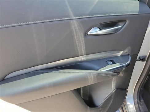 Used 2024 Cadillac XT4 Premium Luxury image 13