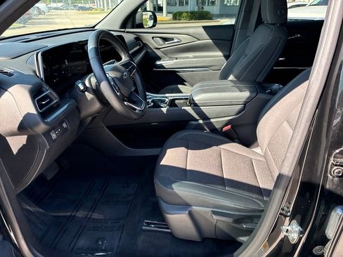 Used 2024 Chevrolet Traverse LS FWD image 19