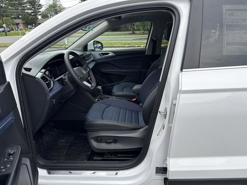 New 2025 Volkswagen Taos SEL image 13