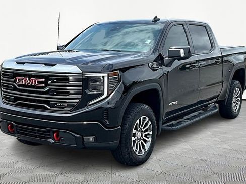 Used 2022 GMC Sierra 1500 AT4 w/ AT4 Preferred Package image 3