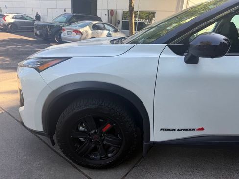 Used 2025 Nissan Rogue SV AWD/4WD image 8