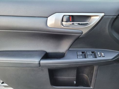 Used 2017 Lexus CT 200h image 22