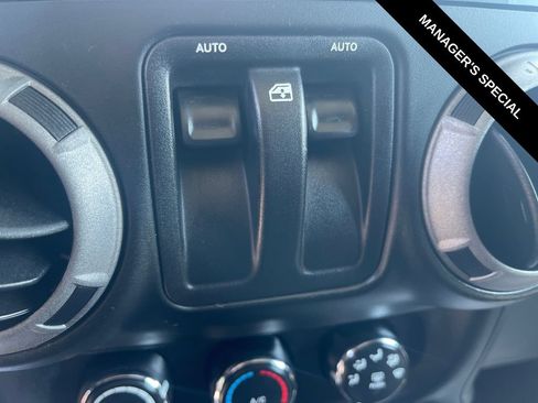 Used 2014 Jeep Wrangler Sport AWD/4WD image 16
