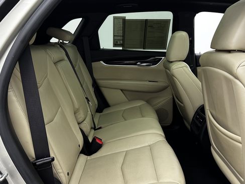 Used 2017 Cadillac XT5 Luxury w/ Driver Awareness Package image 34