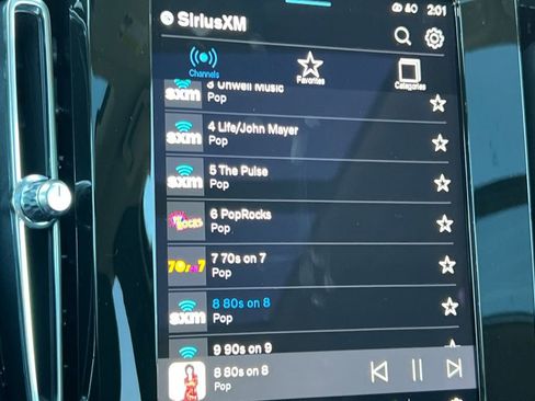 Used 2024 Volvo XC40 B5 Plus w/ Protection Package Premier image 17