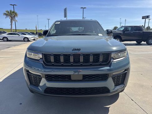 New 2026 Jeep Grand Cherokee Limited w/ Limited Altitude Package RWD image 2