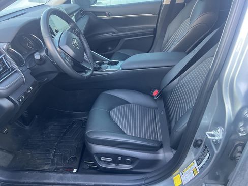 Used 2024 Toyota Camry SE image 7