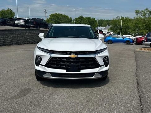 Used 2025 Chevrolet Blazer LT image 9