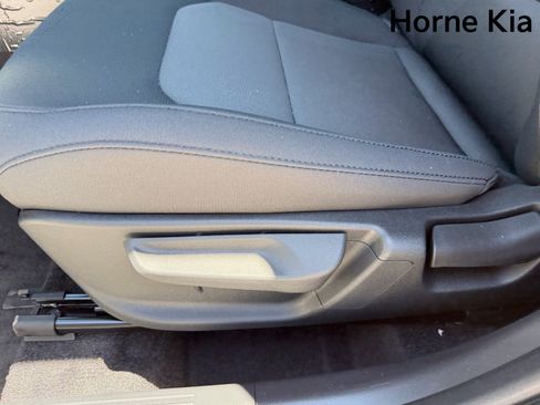 New 2026 Kia Niro LX FWD image 17