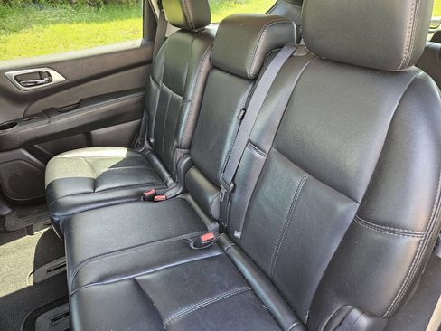 Used 2015 Nissan Pathfinder SL w/ SL Premium Package image 13