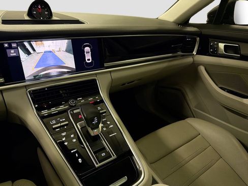 Certified 2021 Porsche Panamera image 25