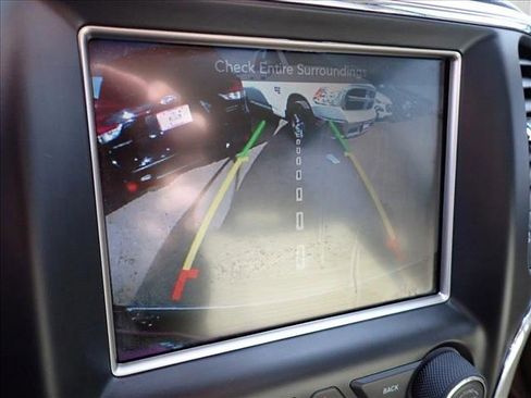 Used 2015 Jeep Grand Cherokee Limited image 25