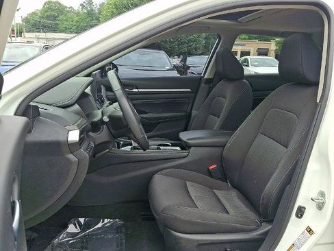 Certified 2023 Nissan Altima 2.5 SV w/ SV Premium Package AWD/4WD image 15