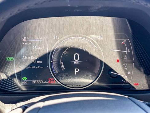 Certified 2024 Lexus UX 250h FWD image 23
