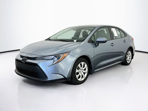 Used 2025 Toyota Corolla LE FWD image 3