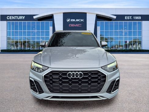 Used 2023 Audi Q5 2.0T Premium w/ Convenience Package AWD/4WD image 2
