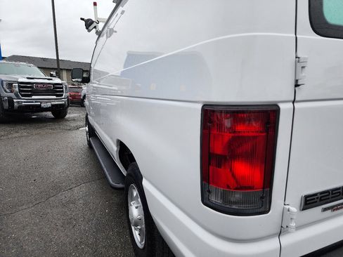 Used 2014 Ford E-250 and Econoline 250 E-250 w/ Power Group image 34