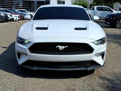 Used 2018 Ford Mustang Coupe RWD image 8