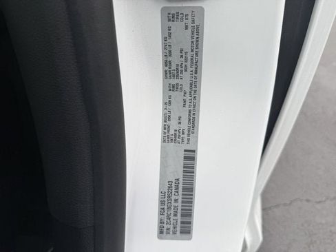 Used 2025 Chrysler Pacifica Select FWD image 31