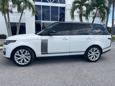 Used 2018 Land Rover Range Rover Supercharged AWD/4WD image 2