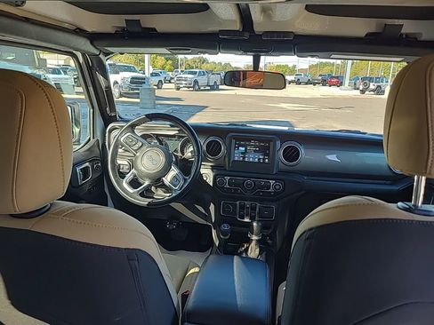 Used 2021 Jeep Gladiator Overland w/ LED Lighting Group AWD/4WD image 25
