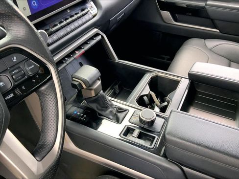 Used 2022 Toyota Tundra Limited image 15