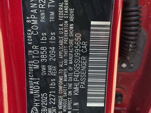 Used 2025 Hyundai Elantra Limited image 28