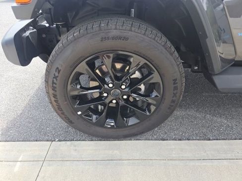 Certified 2025 Jeep Wrangler Unlimited Sahara AWD/4WD image 8