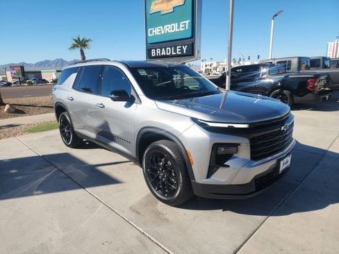 New 2026 Chevrolet Traverse LT w/ Midnight/Sport Edition image 2