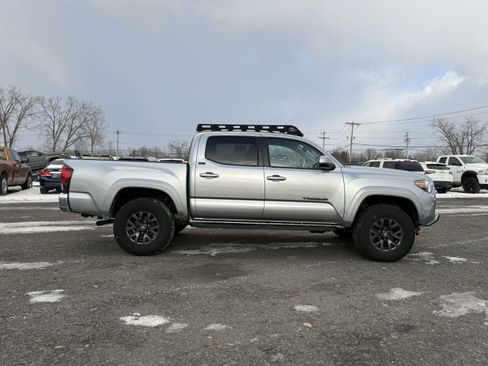 Used 2023 Toyota Tacoma SR5 image 7