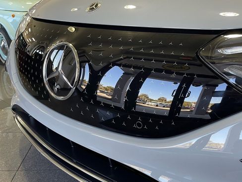 Used 2024 Mercedes-Benz EQE 500 4MATIC Sedan w/ Driver Assistance Package image 11