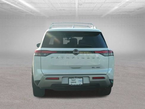 Used 2025 Nissan Pathfinder SL AWD/4WD image 8