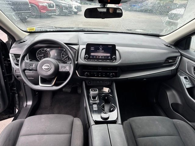 Used 2024 Nissan Rogue S AWD/4WD image 19