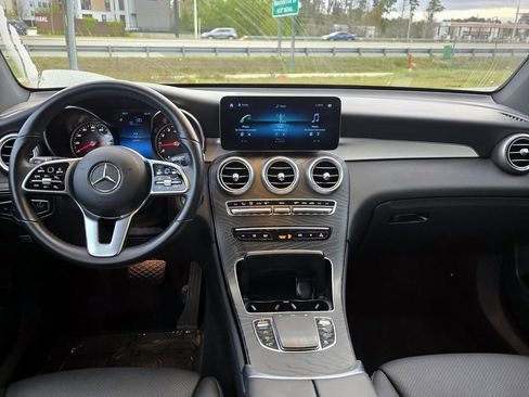 Used 2022 Mercedes-Benz GLC 300 w/ Premium Package Lite image 13
