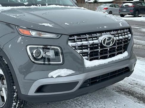 Used 2022 Hyundai Venue SEL w/ Cargo Package image 14