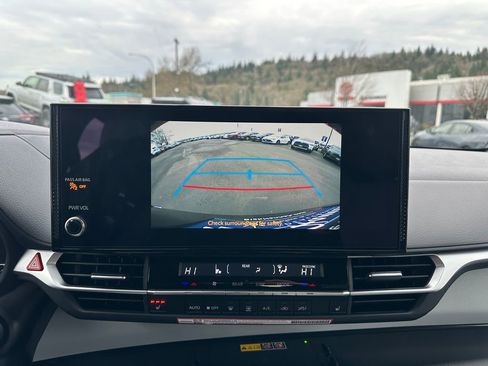 New 2026 Toyota Sienna XLE image 17